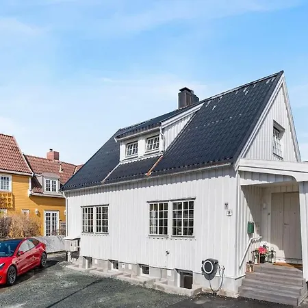 Apartment I Bakklandet Med Parkering Og Hage