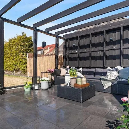 I Bakklandet Med Parkering Og Hage * Trondheim